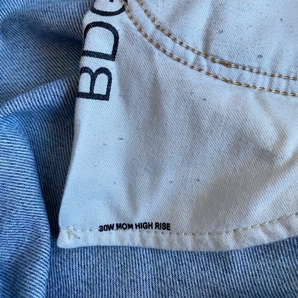 High Rise Mom Shorts - Picture 3 of 3